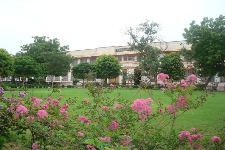 SMS Medical College Jaipur campus in Jaipur, Rajasthan, India — photo 1