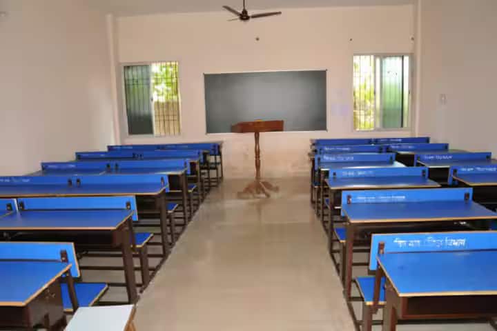 Vipra Arts Commerce and Physical Education College campus in Raipur, Chhattisgarh, India — photo 2