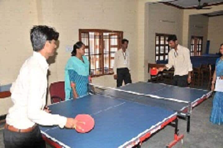 Vipra Arts Commerce and Physical Education College campus in Raipur, Chhattisgarh, India — photo 3