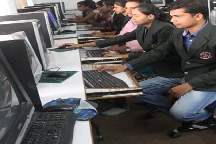Vipra Arts Commerce and Physical Education College campus in Raipur, Chhattisgarh, India — photo 6