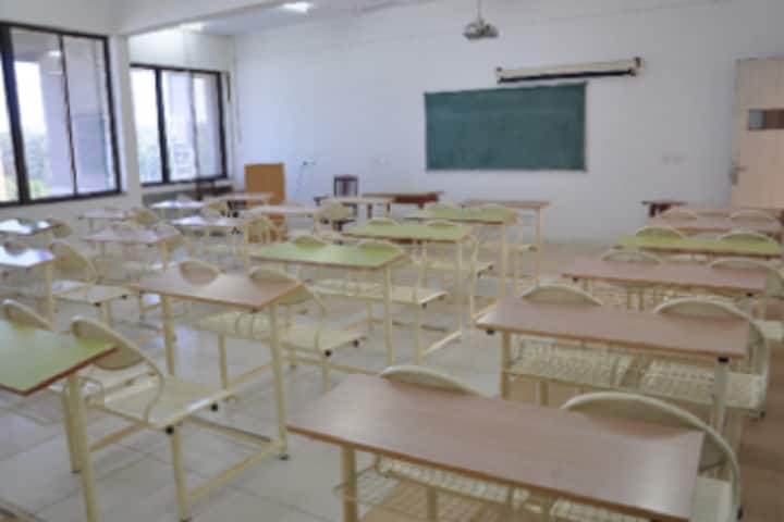 Sarswati Devi Ram Sagar Jha College of Pharmacy campus in Samastipur, Bihar, India — photo 6