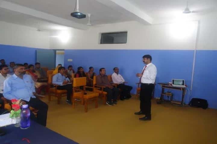 Universal TT College campus in Mahwa, Rajasthan, India — photo 2