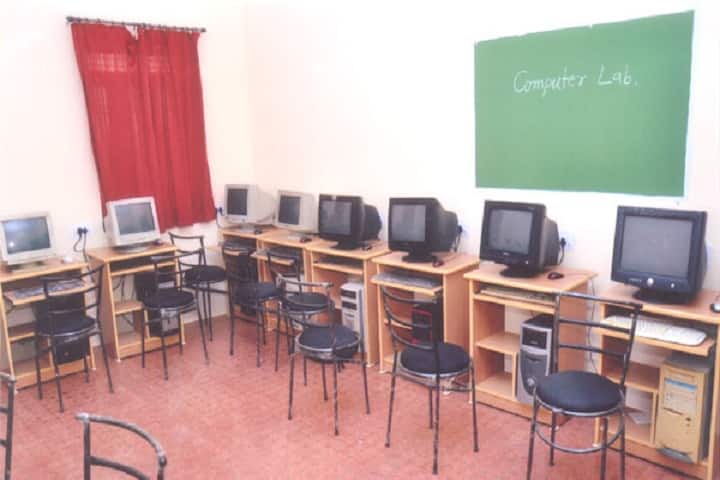 Siddarth Teachers Training College campus in Jaipur, Rajasthan, India — photo 4