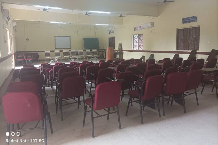 Shree Sarvajanik College of Education campus in Godhra, Gujarat, India — photo 1