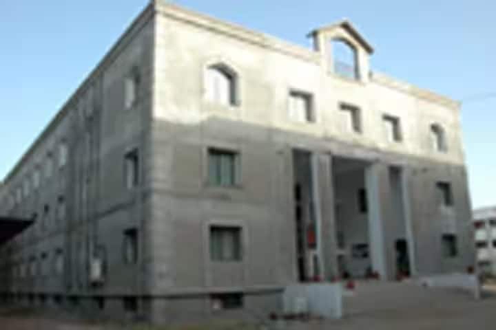 Chaudhari College of Education campus in Gandhinagar, Gujarat, India — photo 1