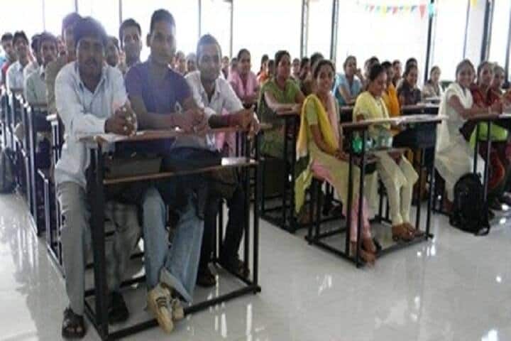 Dharmaj College of Education campus in Anand, Gujarat, India — photo 2