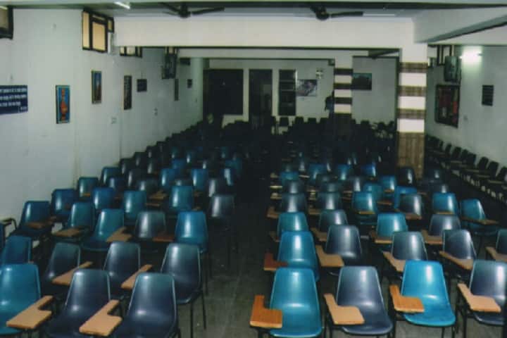 Tilak Teacher Training College for Women campus in Jaipur, Rajasthan, India — photo 2