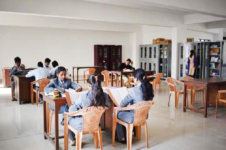 Sarojini College of Pharmacy campus in Kolhapur, Maharashtra, India — photo 6