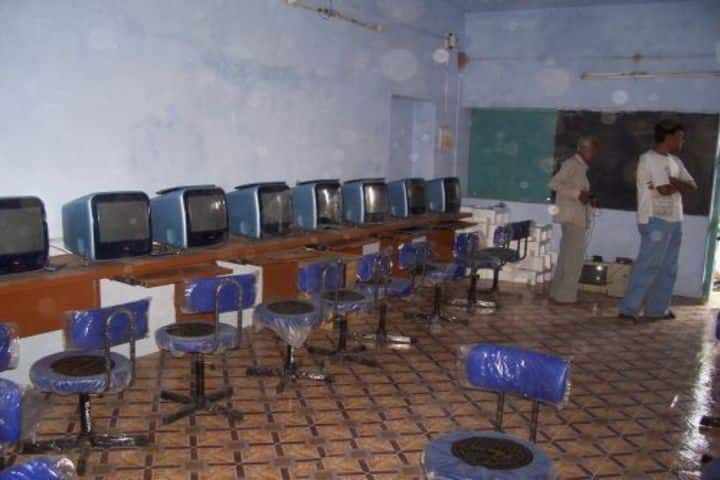 Varahi Education College campus in Ahmedabad, Gujarat, India — photo 3