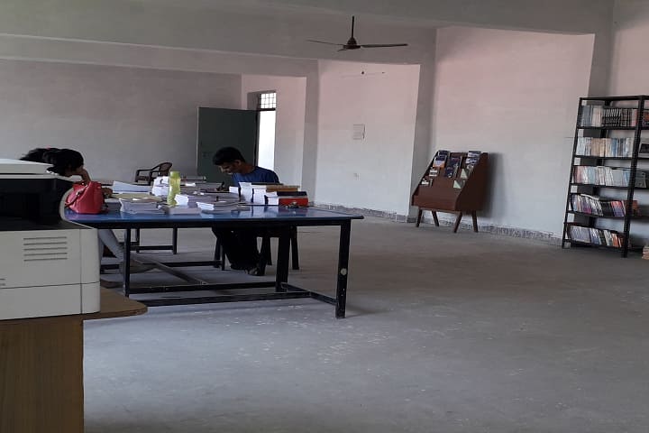 Saroj College of Pharmacy campus in Lucknow, Uttar Pradesh, India — photo 2