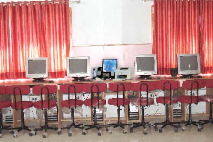 Shree Gayatri College of Education campus in Ahmedabad, Gujarat, India — photo 2