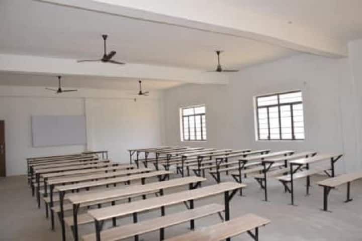 Sardar Patel College of Pharmacy campus in Gorakhpur, Uttar Pradesh, India — photo 4