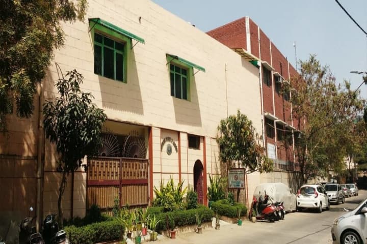 Guru Nanak College of Education campus in New Delhi, Delhi, India — photo 1