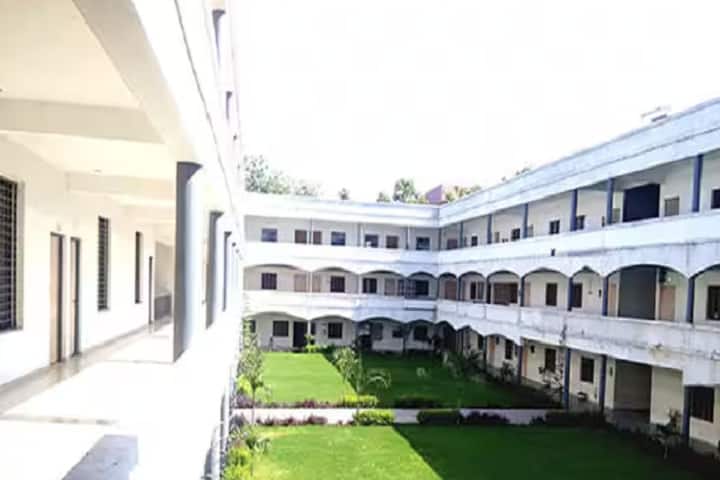 Maniba College of Education campus in Ahmedabad, Gujarat, India — photo 2