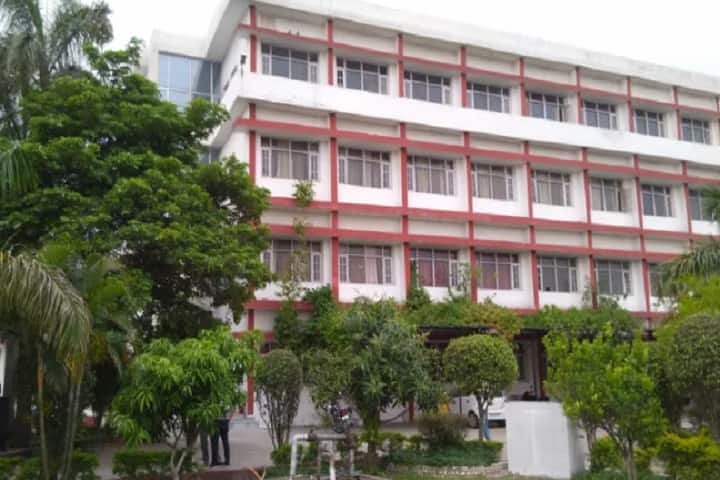 Swami Vivekanand College of Education campus in Jagadhri, Haryana, India — photo 1