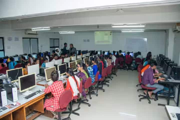 SS Patel College of Education campus in Gandhinagar, Gujarat, India — photo 6