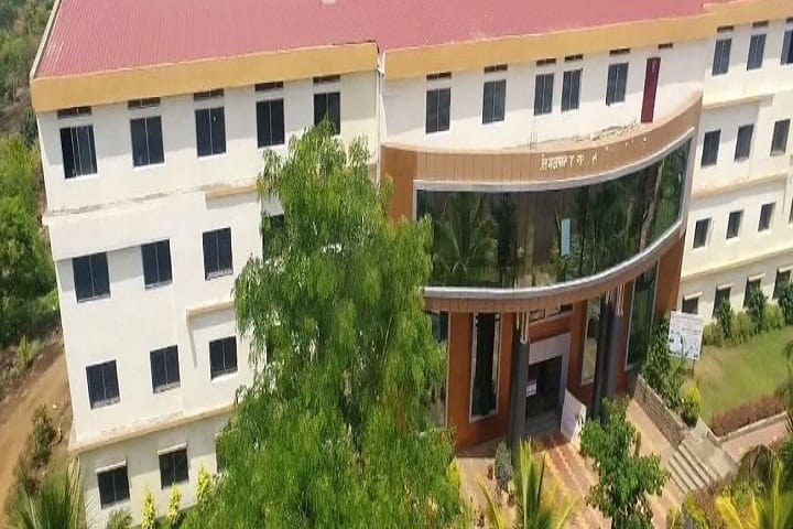 Sant Gajanan Maharaj College of Pharmacy campus in Mahagaon, Maharashtra, India — photo 1
