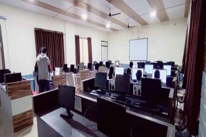Sant Gajanan Maharaj College of Pharmacy campus in Mahagaon, Maharashtra, India — photo 6