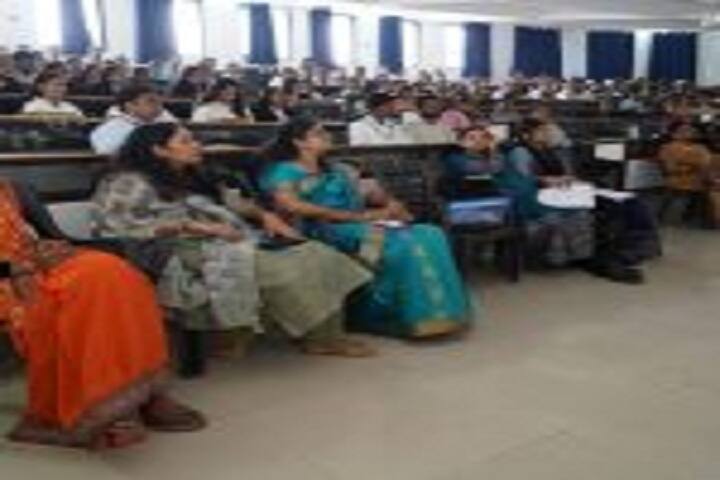 Sumandeep College of Nursing campus in Vadodara, Gujarat, India — photo 3