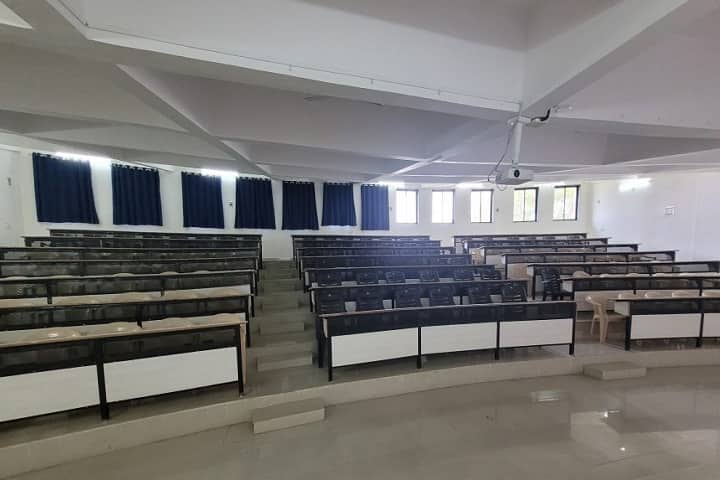 Sumandeep Ayurved Medical College and Hospital campus in Waghodia, Gujarat, India — photo 2