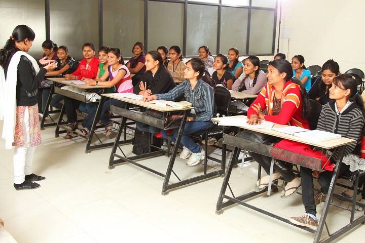 Sardar Patel College of Pharmacy campus in Anand, Gujarat, India — photo 2