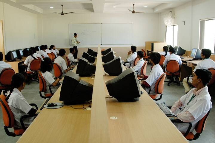 Saraswati Institute of Pharmaceutical Sciences campus in Gandhinagar, Gujarat, India — photo 5