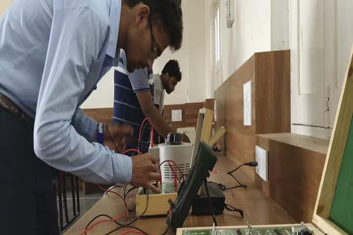 MAEER's MIT College of Railway Engineering and Research campus in Barshi, Maharashtra, India — photo 4
