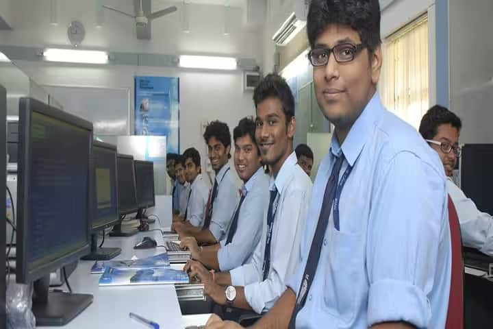 MAEER's MIT College of Railway Engineering and Research campus in Barshi, Maharashtra, India — photo 5
