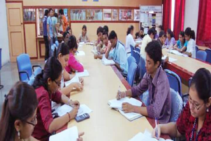 Saraswathi Vidya Bhavan's College of Pharmacy campus in Dombivli, Maharashtra, India — photo 4