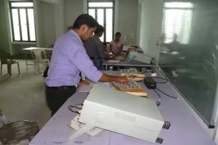 Madhu Vachaspati Institute of Engineering and Technology campus in Kaushambi, Uttar Pradesh, India — photo 2