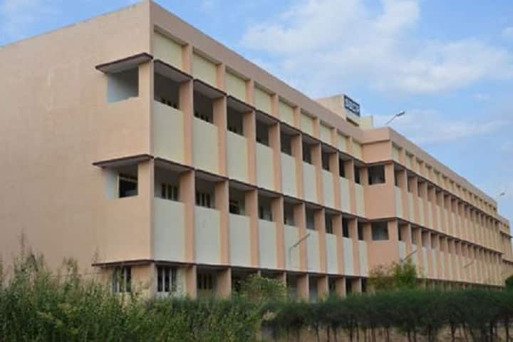 Sankaralingam Bhuvaneswari College of Pharmacy campus in Anaikuttam, Tamil Nadu, India — photo 2