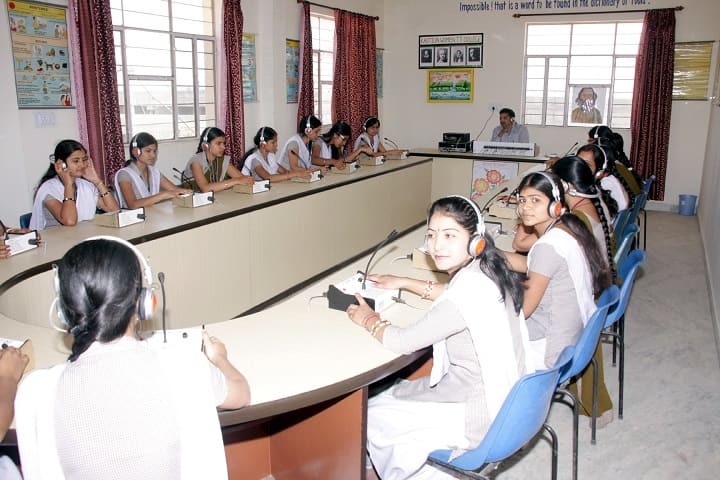 Kautilya Mahila Shikshak Prashikshan Mahavidyalaya campus in Kota, Rajasthan, India — photo 5
