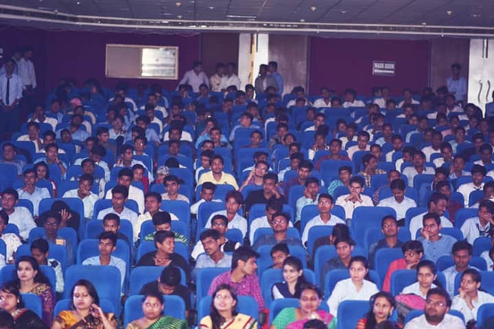Dr Virendra Swarup College of Management Studies campus in Kanpur, Uttar Pradesh, India — photo 6