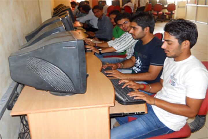 Shree Ram Mulkh College of Education campus in Panchkula, Haryana, India — photo 4