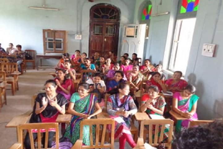 Ramba Graduate Teachers College campus in Porbandar, Gujarat, India — photo 4