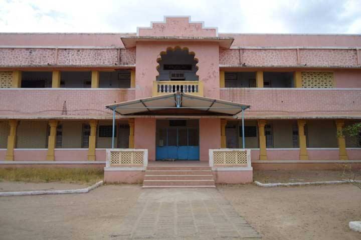 Shri CH Shah Mahila B Ed College campus in Surendranagar, Gujarat, India — photo 1