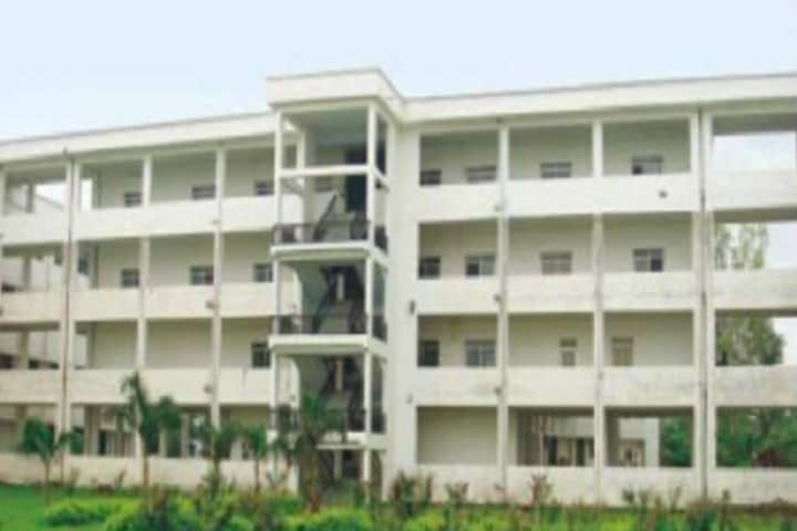 Lucknow Institute of Pharmacy campus in Lucknow, Uttar Pradesh, India — photo 1