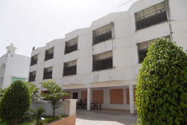 Maharani Girls B Ed College campus in Udaipur, Rajasthan, India — photo 3