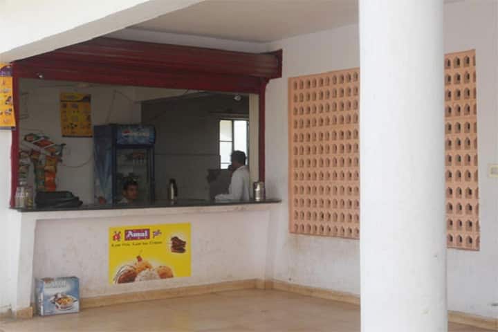 Maharani Girls B Ed College campus in Udaipur, Rajasthan, India — photo 5