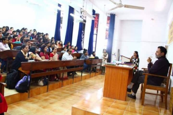 Gargi College campus in New Delhi, Delhi, India — photo 5