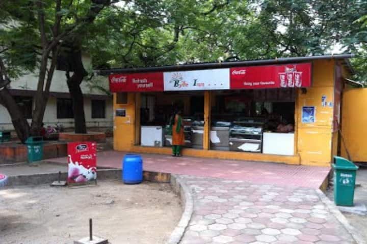 Meenakshi College for Women campus in Chennai, Tamil Nadu, India — photo 4