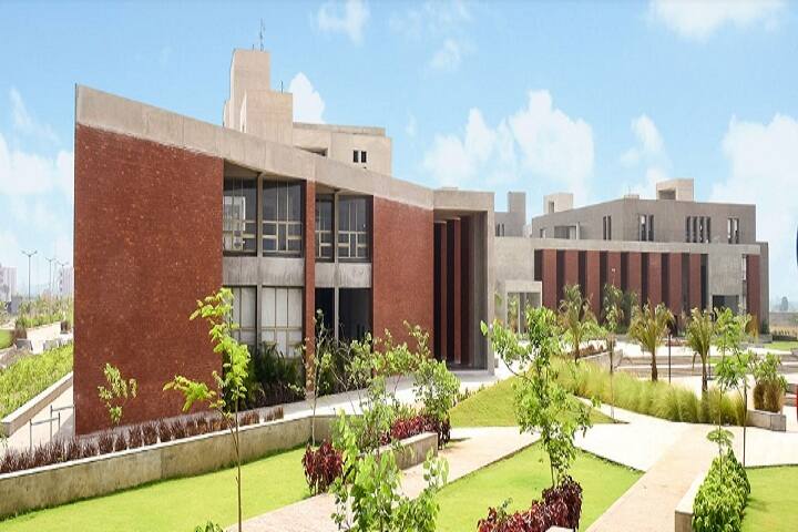 School of Physiotherapy campus in Surat, Gujarat, India — photo 2