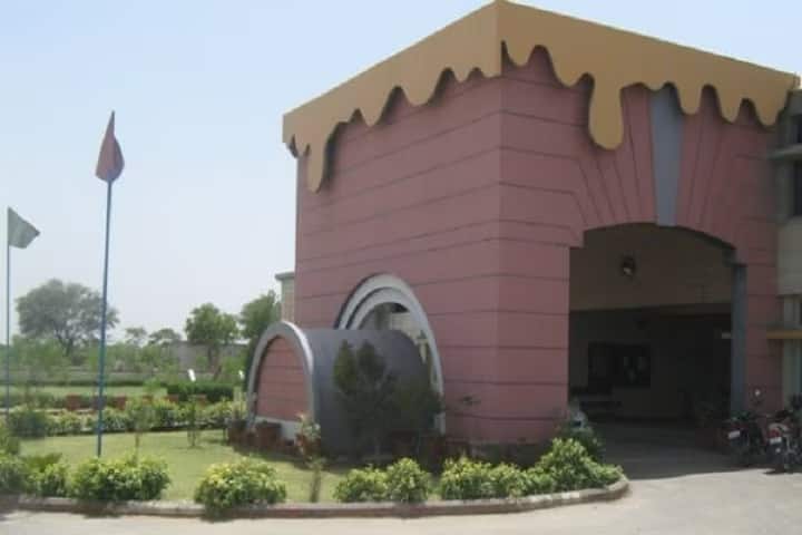 Sant Roshan Lal College of Education campus in Bhiwani, Haryana, India — photo 1