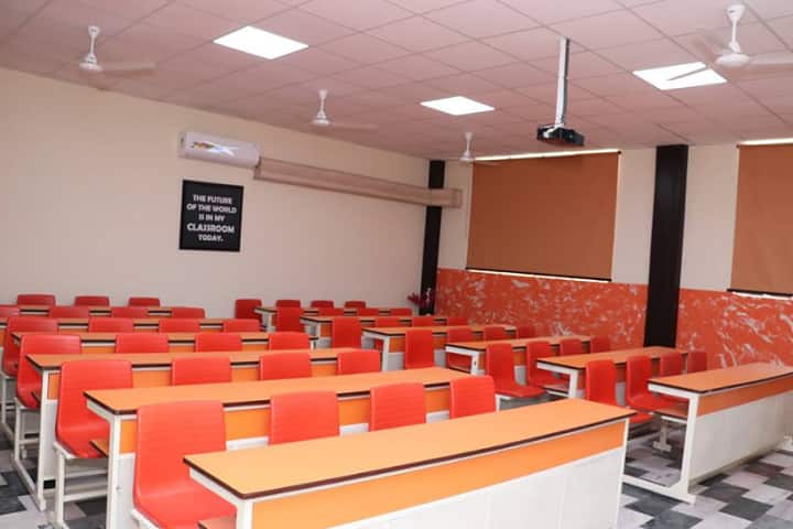 St Soldier Management and Technical Institute campus in Jalandhar, Punjab, India — photo 4