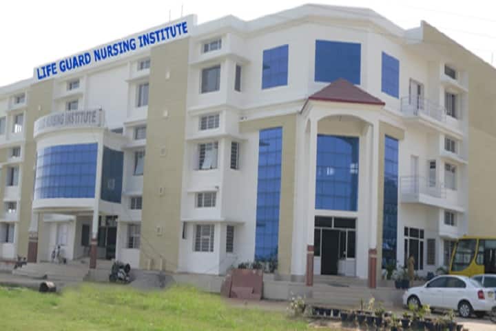 Life Guard Nursing Institute campus in Sangrur, Punjab, India — photo 1