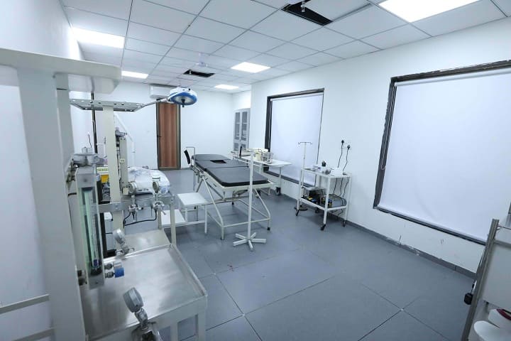 PP Savani Ayurvedic College and Hospital campus in Surat, Gujarat, India — photo 1