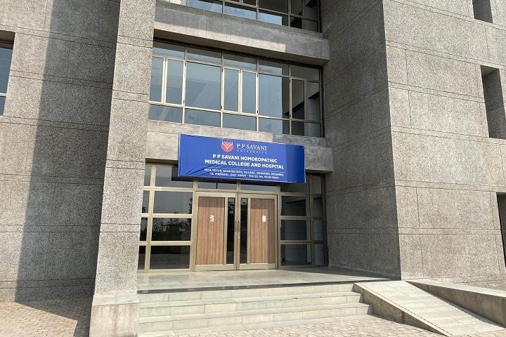 PP Savani Homoeopathic Medical College and Hospital campus in Surat, Gujarat, India — photo 1