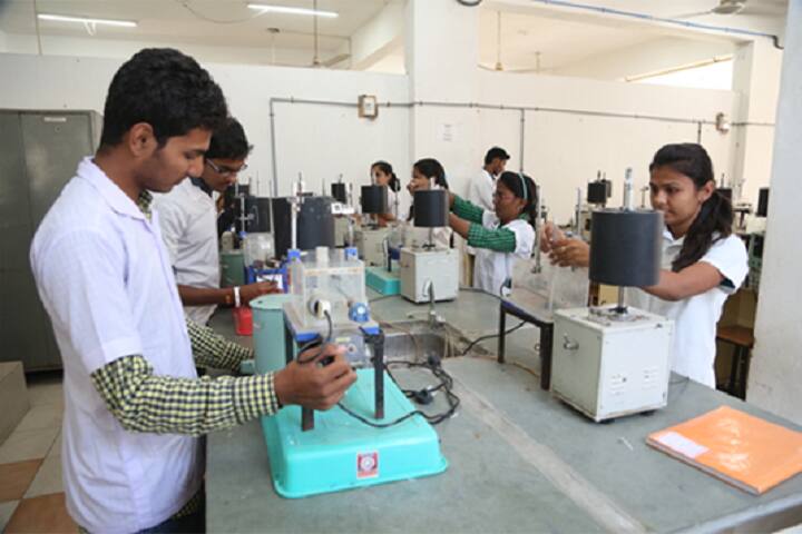 SAL Institute of Pharmacy campus in Ahmedabad, Gujarat, India — photo 6