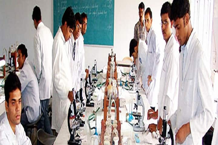 Rajiv Academy for Pharmacy campus in Mathura, Uttar Pradesh, India — photo 3