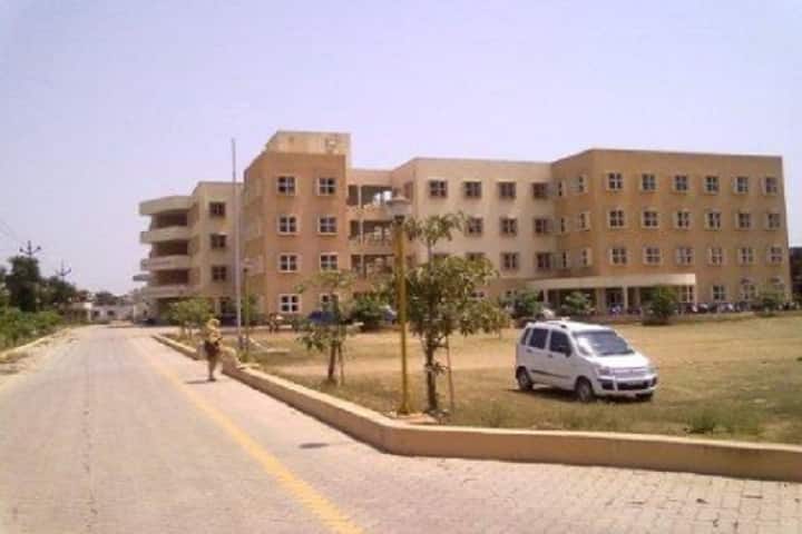 Naran Lala Institute of Teacher Education campus in Navsari, Gujarat, India — photo 2
